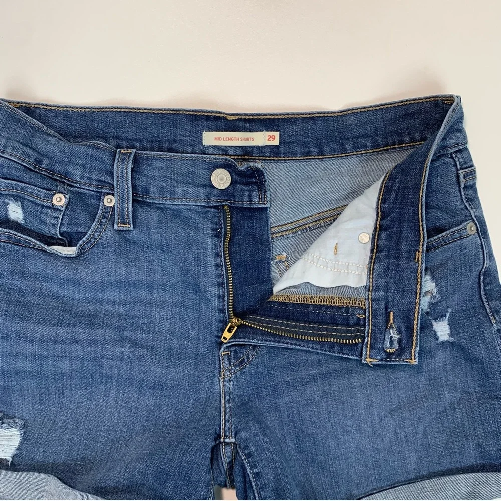 Levi’s Women’s Distressed Denim Cutoff Shorts Size 29 - Picture 4 of 10